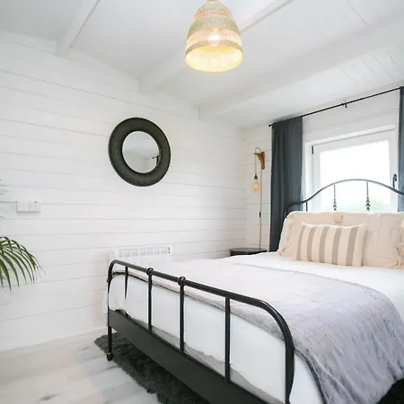 The Paddocks - Stylish, Cozy & Private Killarney