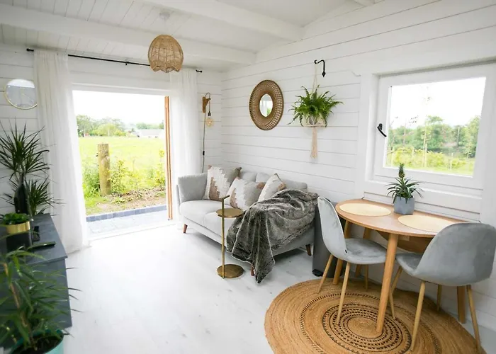 The Paddocks - Stylish, Cozy & Private 샬레